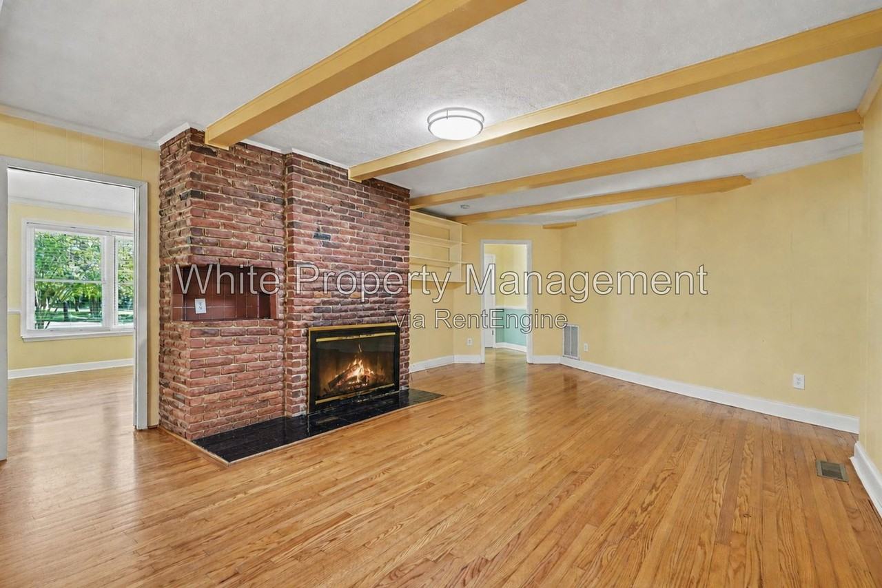 7017 Linda Lake Dr - Photo 2 of 25