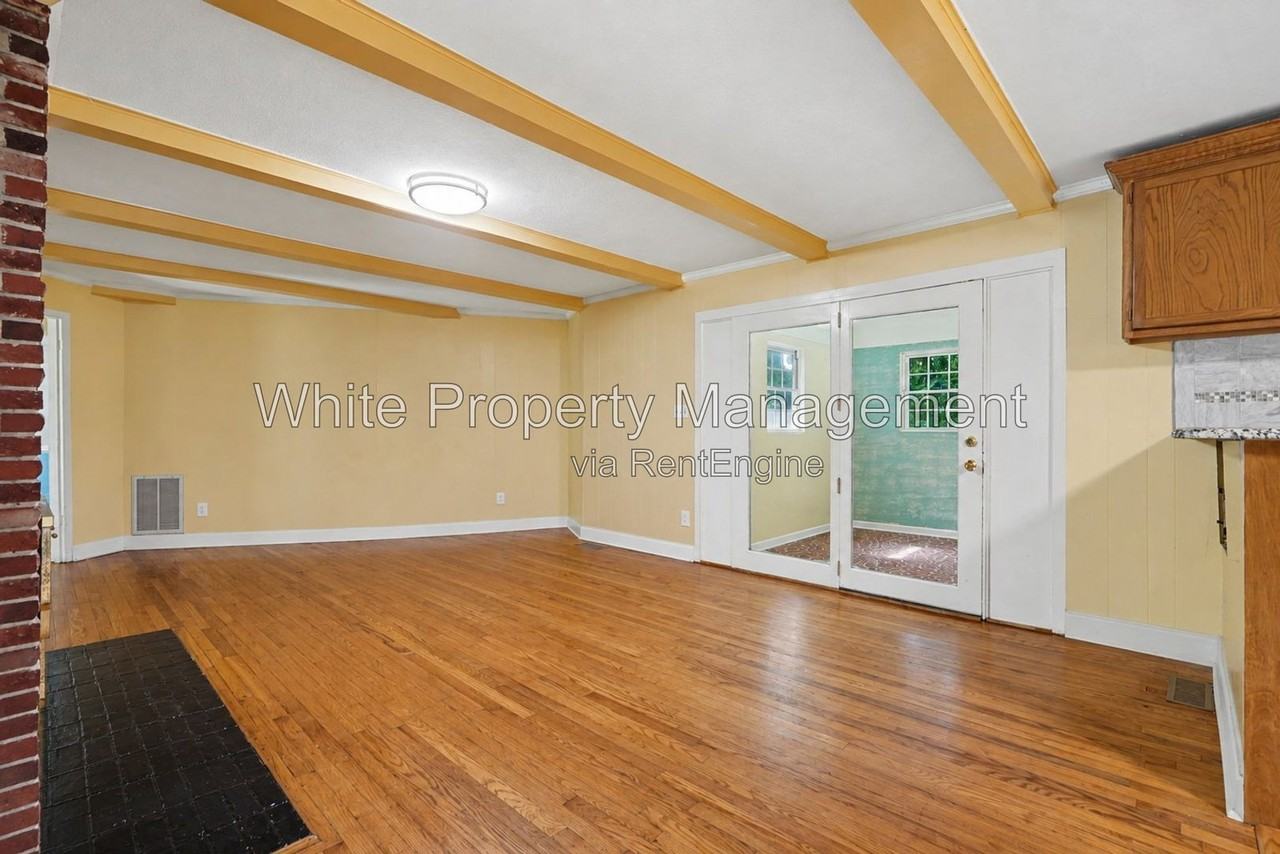 7017 Linda Lake Dr - Photo 3 of 25