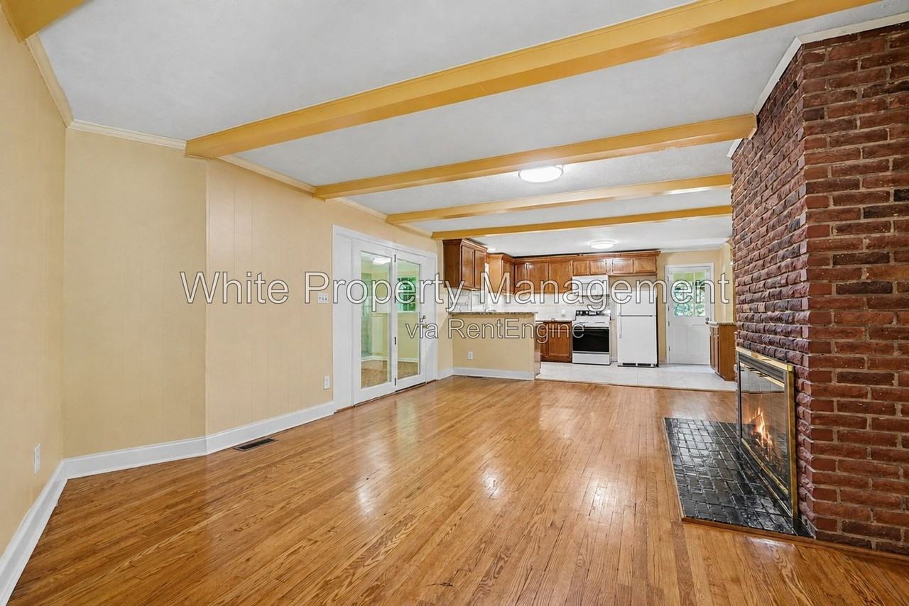 7017 Linda Lake Dr - Photo 4 of 25
