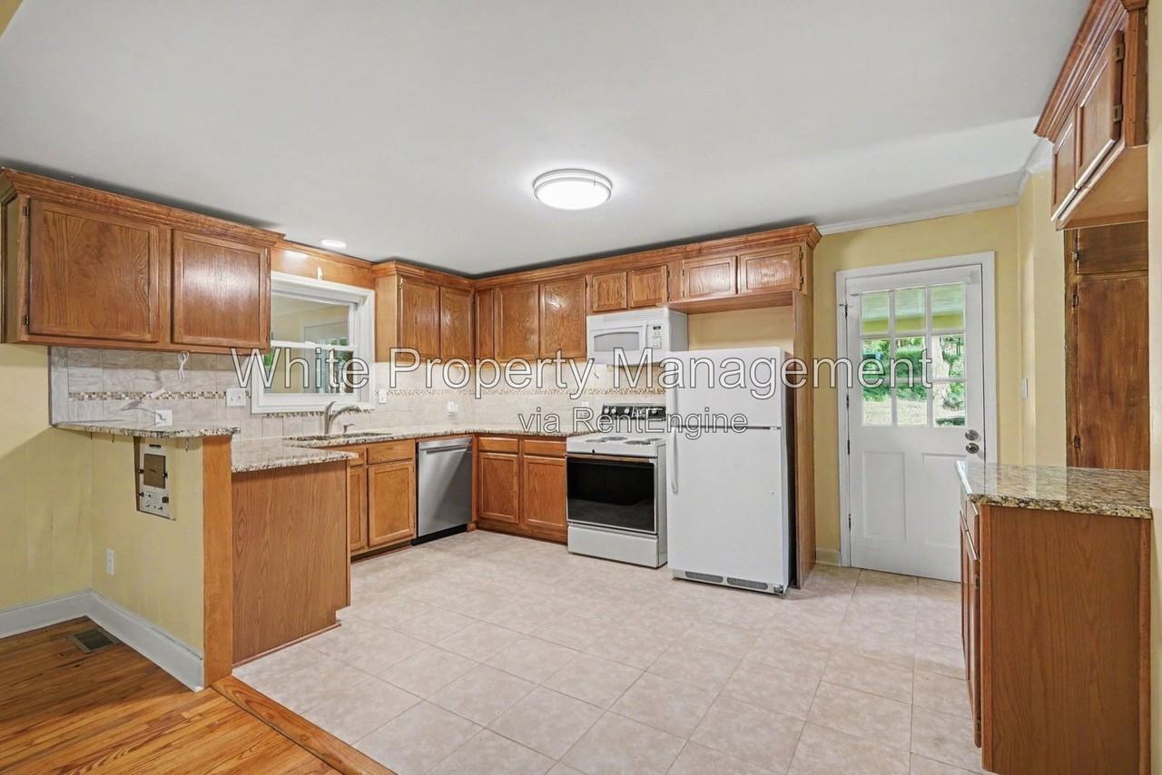7017 Linda Lake Dr - Photo 5 of 25