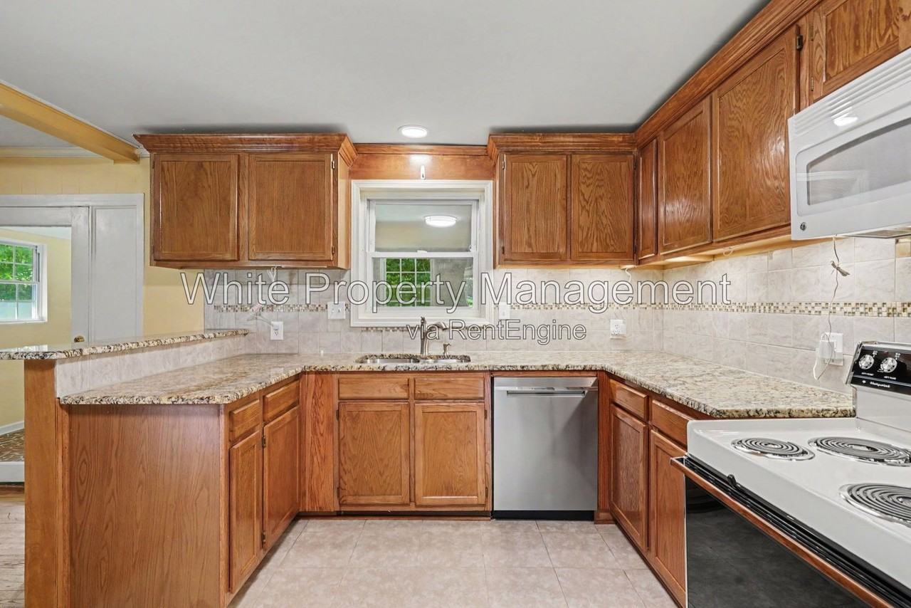 7017 Linda Lake Dr - Photo 6 of 25