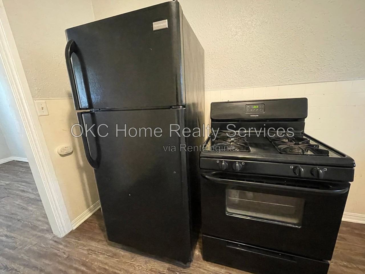 3509 S Blackwelder Ave - Photo 2 of 7