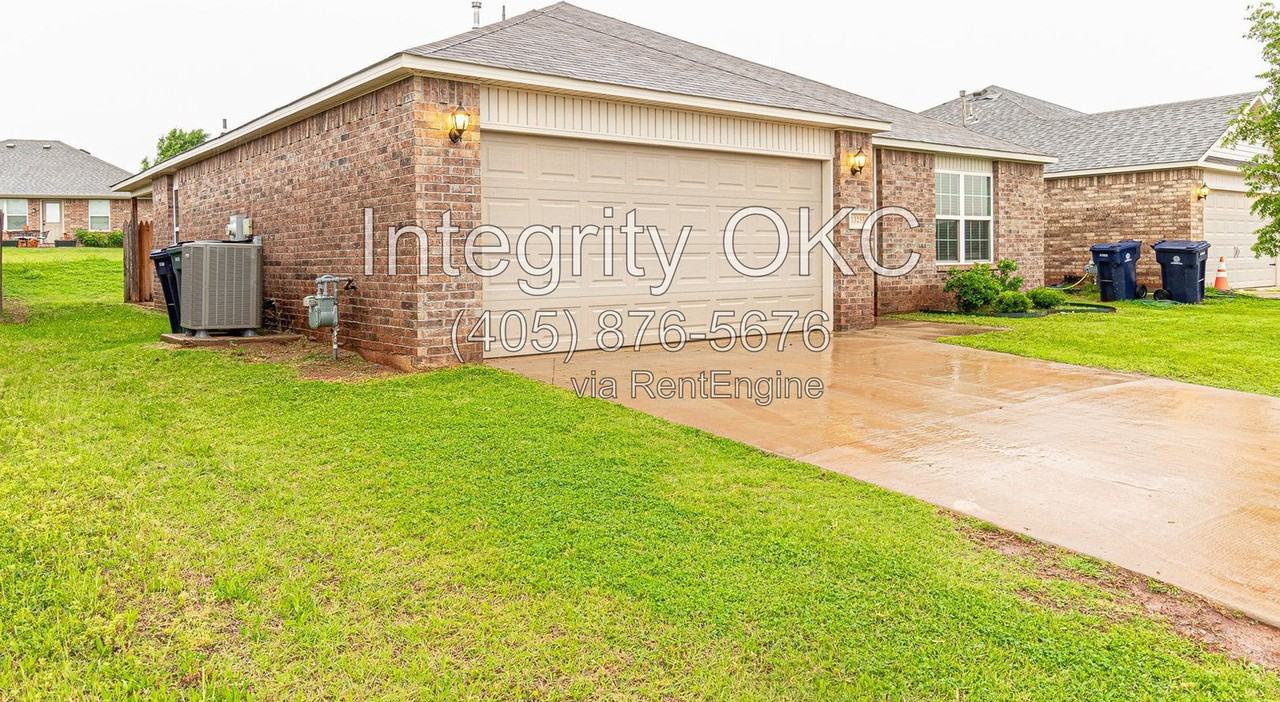 13233 Bridgewater Dr Unit 1 - Photo 2 of 40