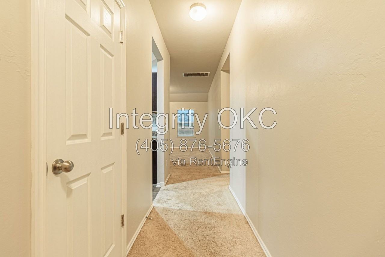 13233 Bridgewater Dr Unit 1 - Photo 5 of 40