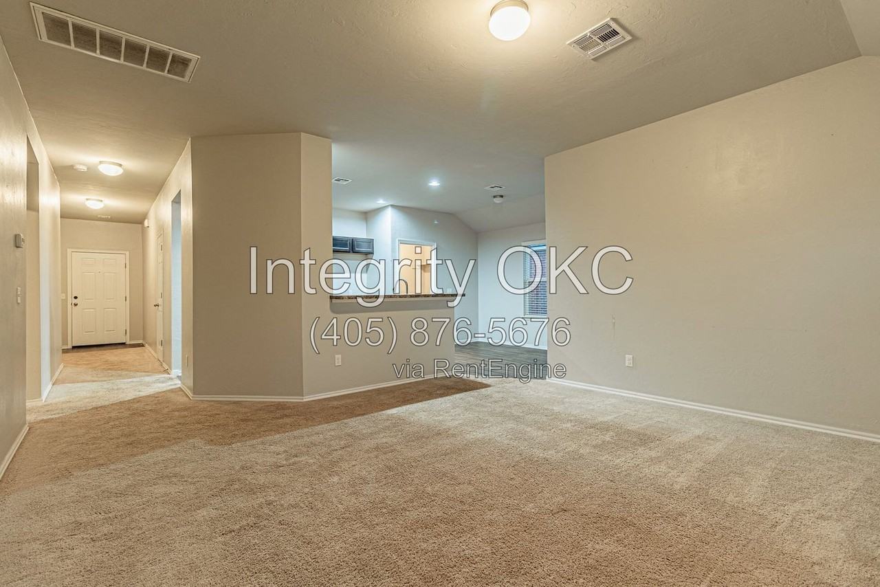 13233 Bridgewater Dr Unit 1 - Photo 7 of 40