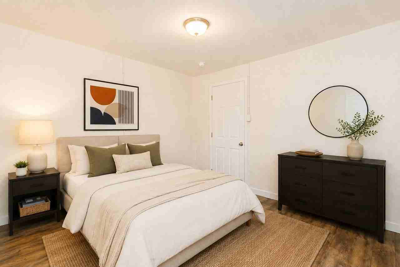 417 N Hawthorne St #417 - Photo 2 of 14
