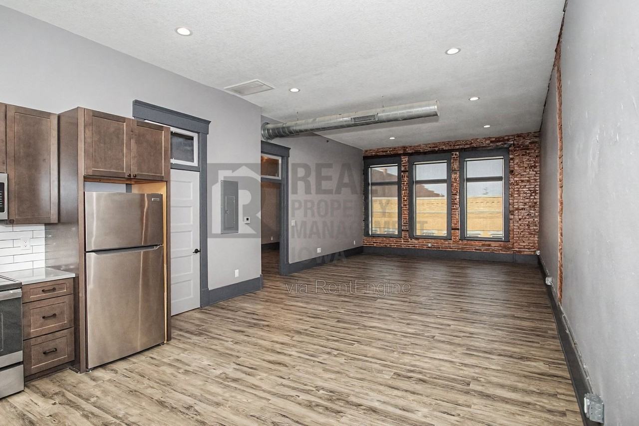 1214 2nd St #8 - Photo 3 of 17