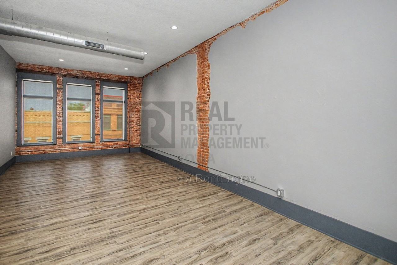 1214 2nd St #8 - Photo 5 of 17