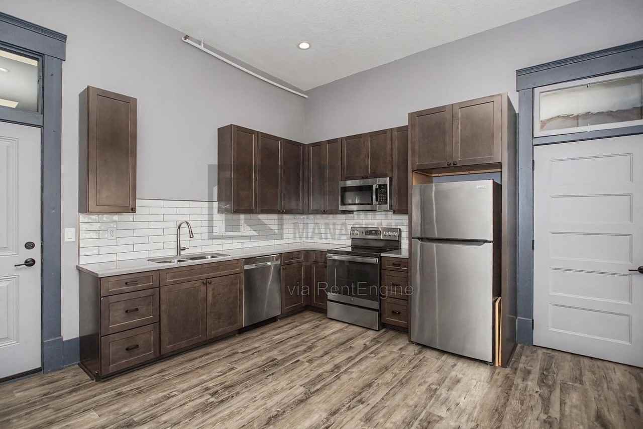 1214 2nd St #8 - Photo 6 of 17