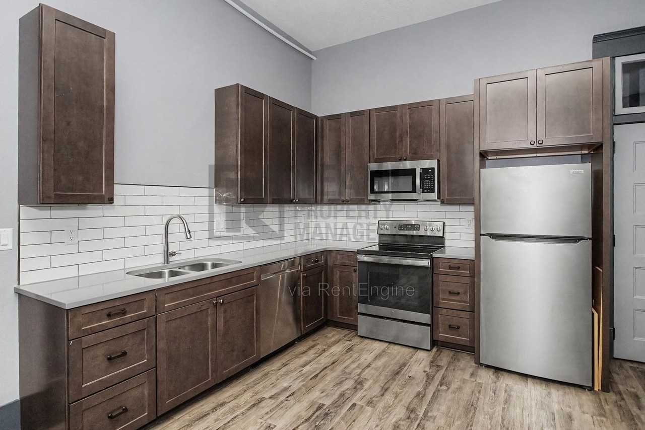 1214 2nd St #8 - Photo 7 of 17