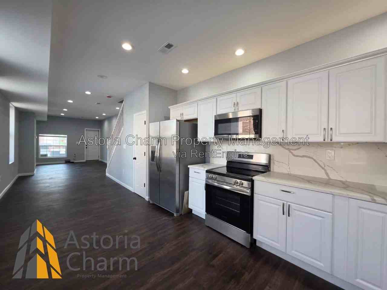 2920 E Madison St - Photo 6 of 30