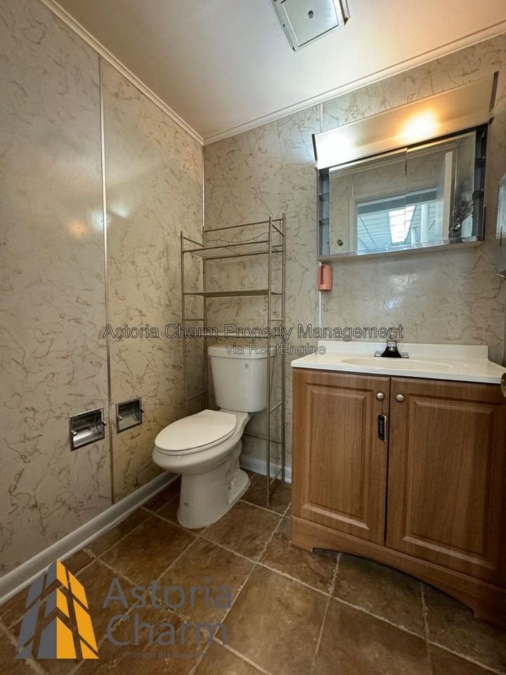 2107 N Charles St #1L - Photo 5 of 13