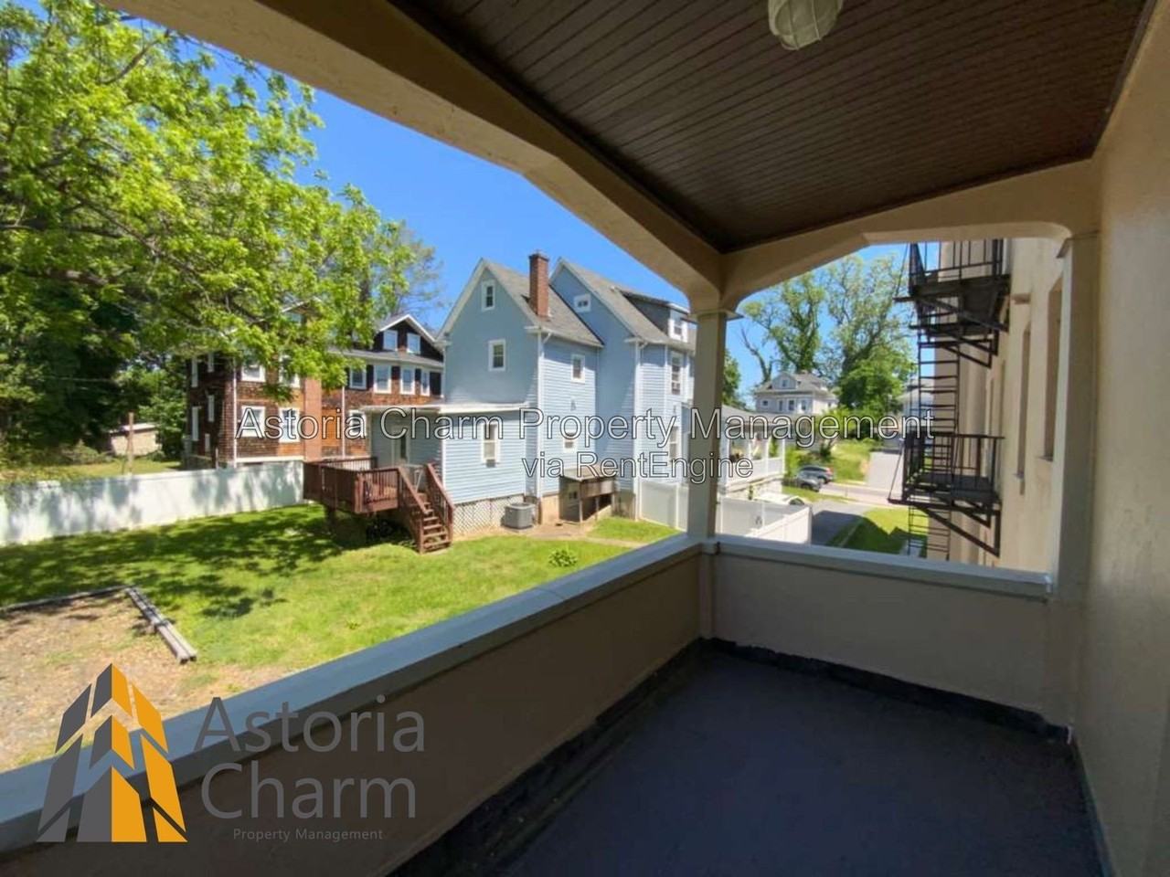 2210 Roslyn Ave #8 - Photo 4 of 16