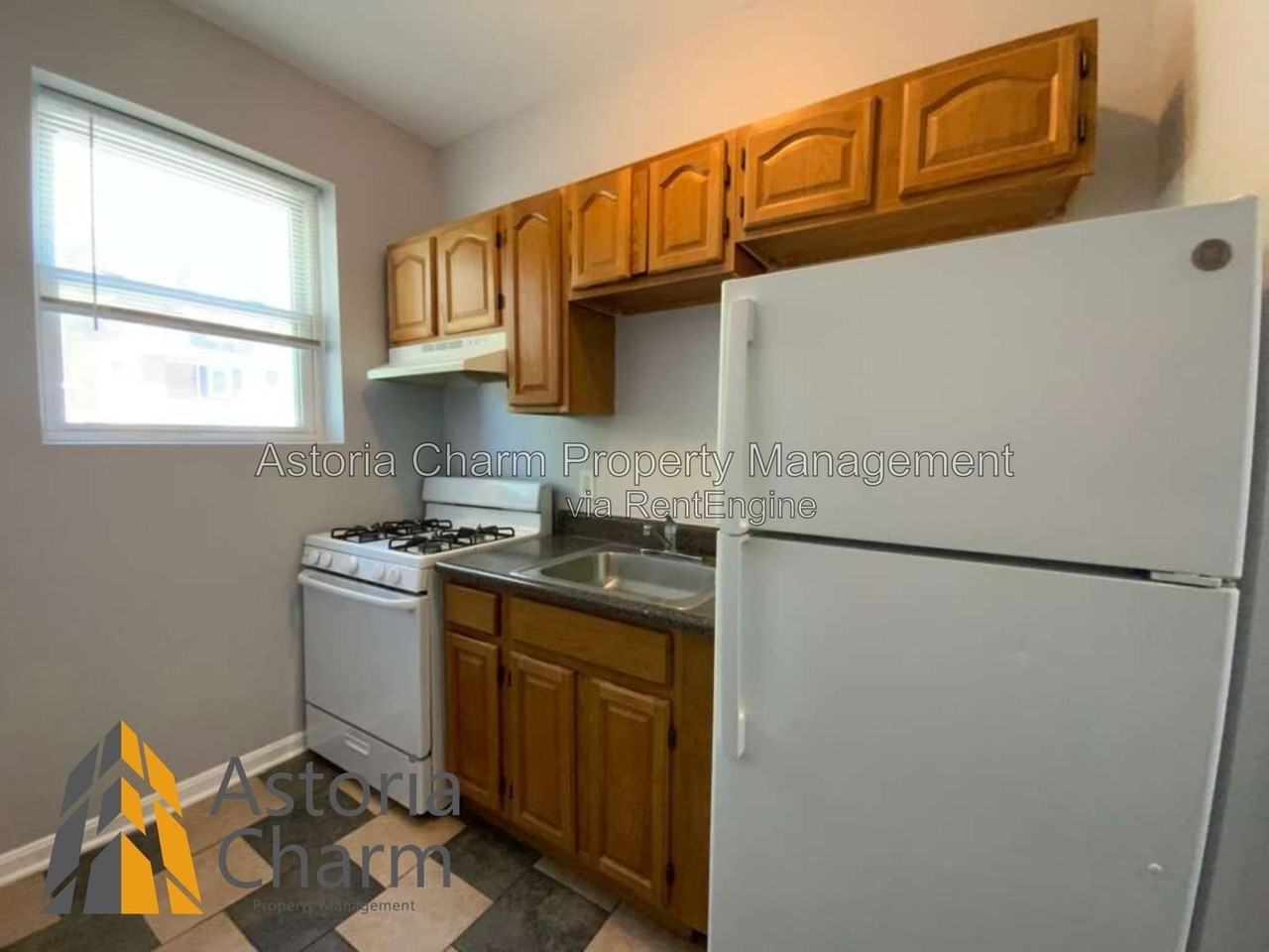 2210 Roslyn Ave #8 - Photo 5 of 16
