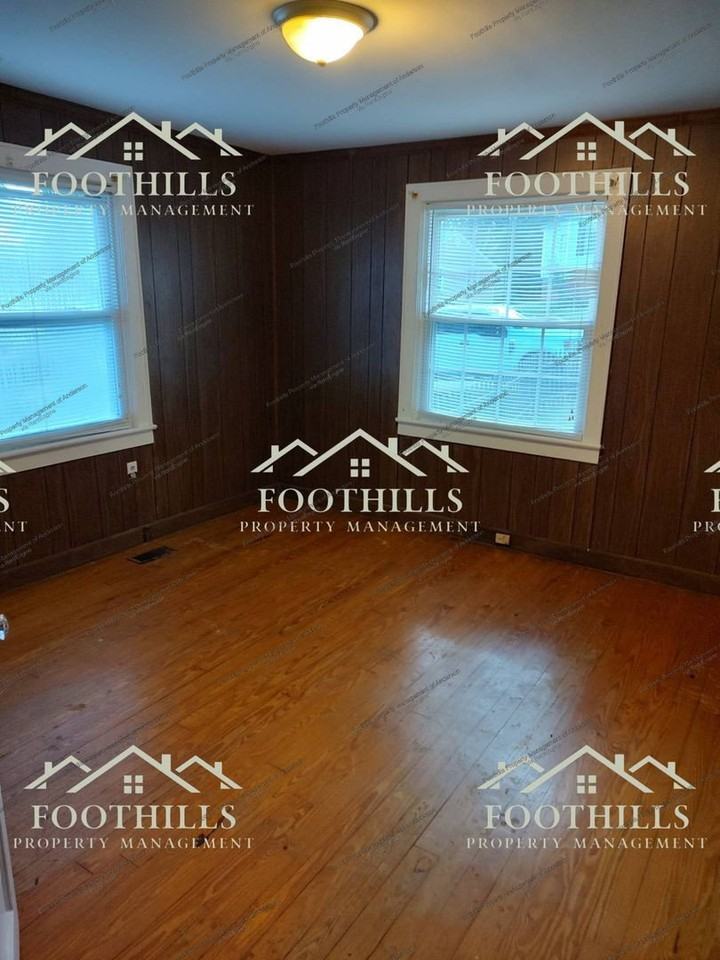 507 Rose Hl - Photo 2 of 18