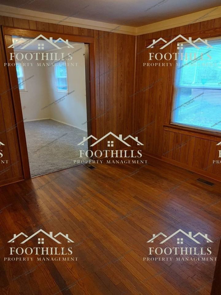 507 Rose Hl - Photo 4 of 18