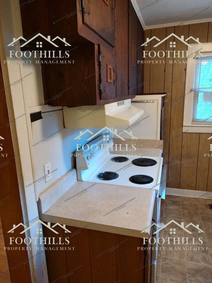 507 Rose Hl - Photo 6 of 18