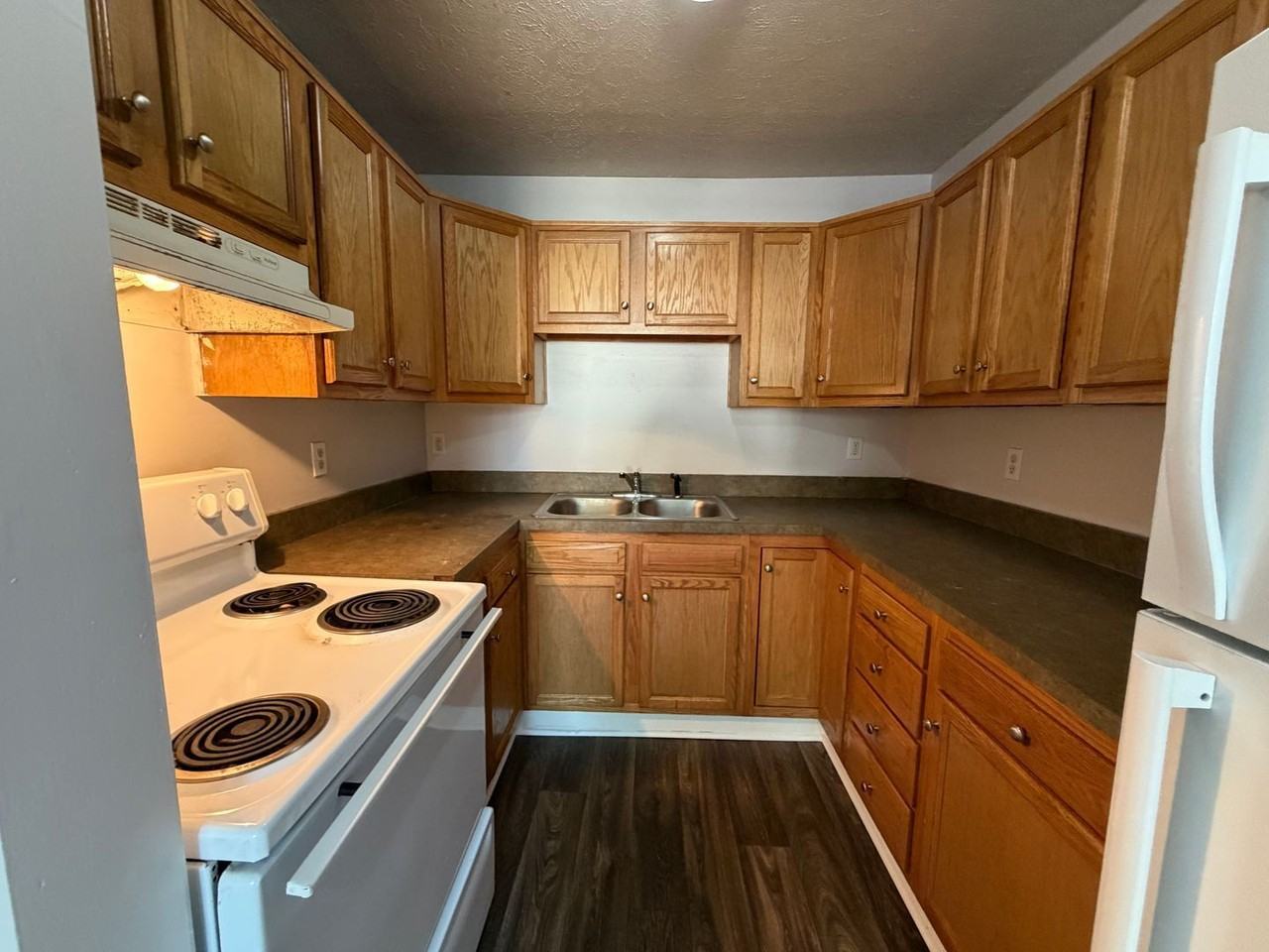 421 Poplar Level Ct #207 - Photo 2 of 12