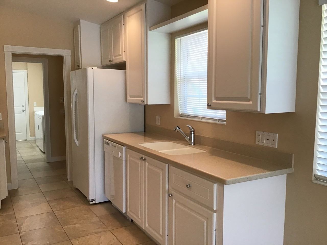 11824 Delfina Ln - Photo 5 of 11