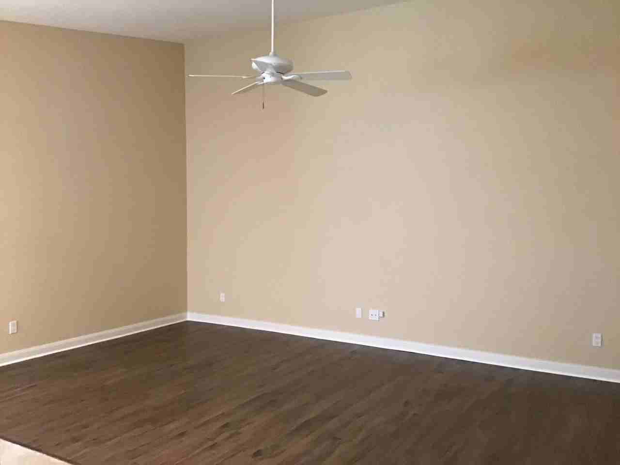 11824 Delfina Ln - Photo 7 of 11
