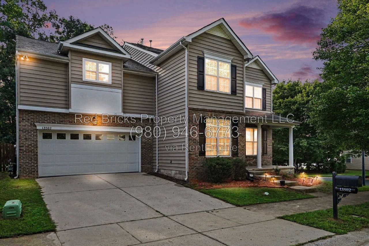 13502 Delstone Dr - Photo 4 of 32