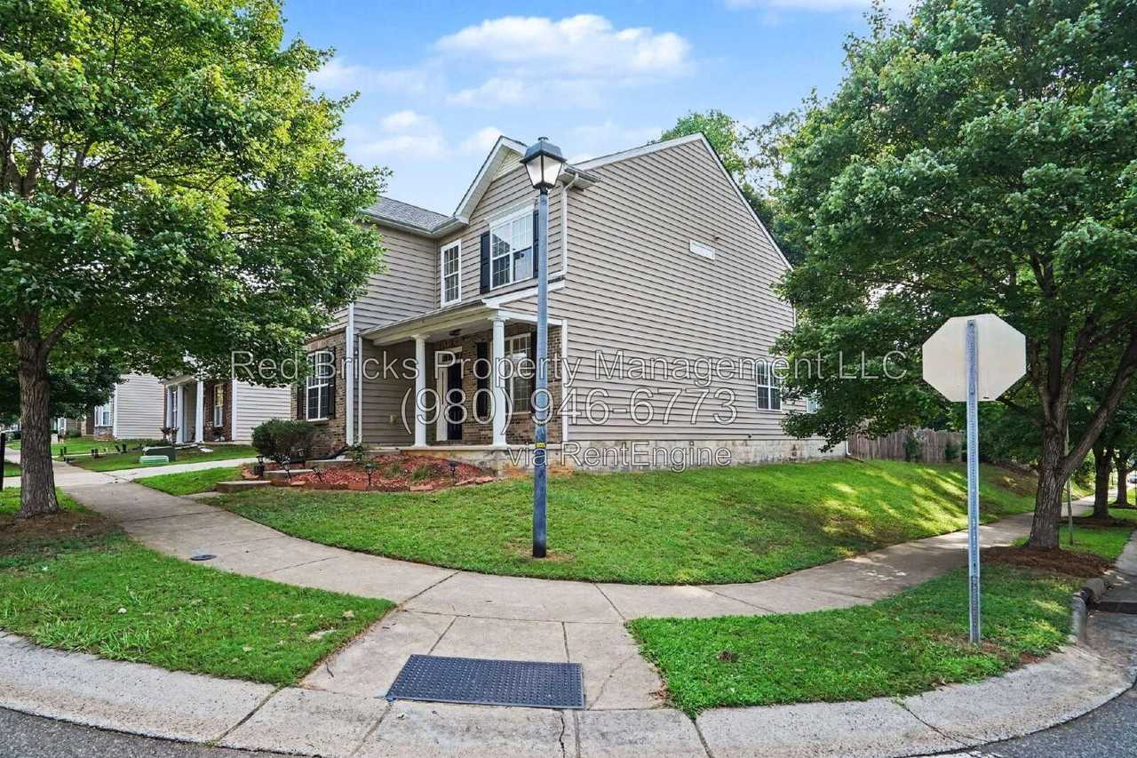 13502 Delstone Dr - Photo 5 of 32