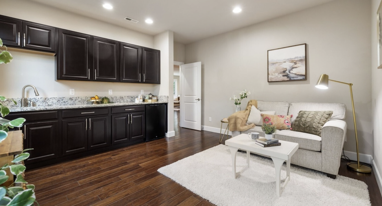 4410 Sentinel Ct - Photo 4 of 50