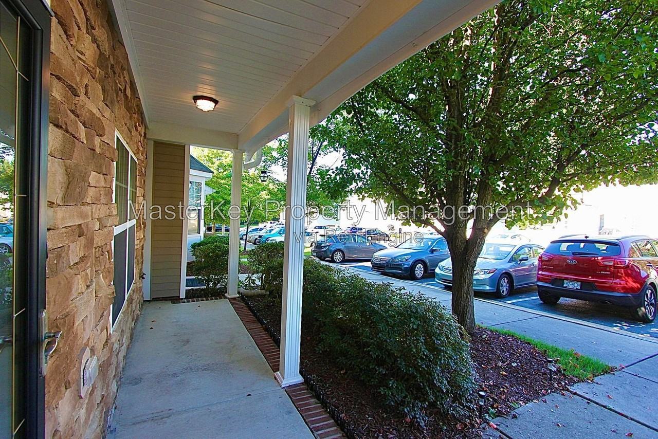 508 Bayou Ct - Photo 2 of 22