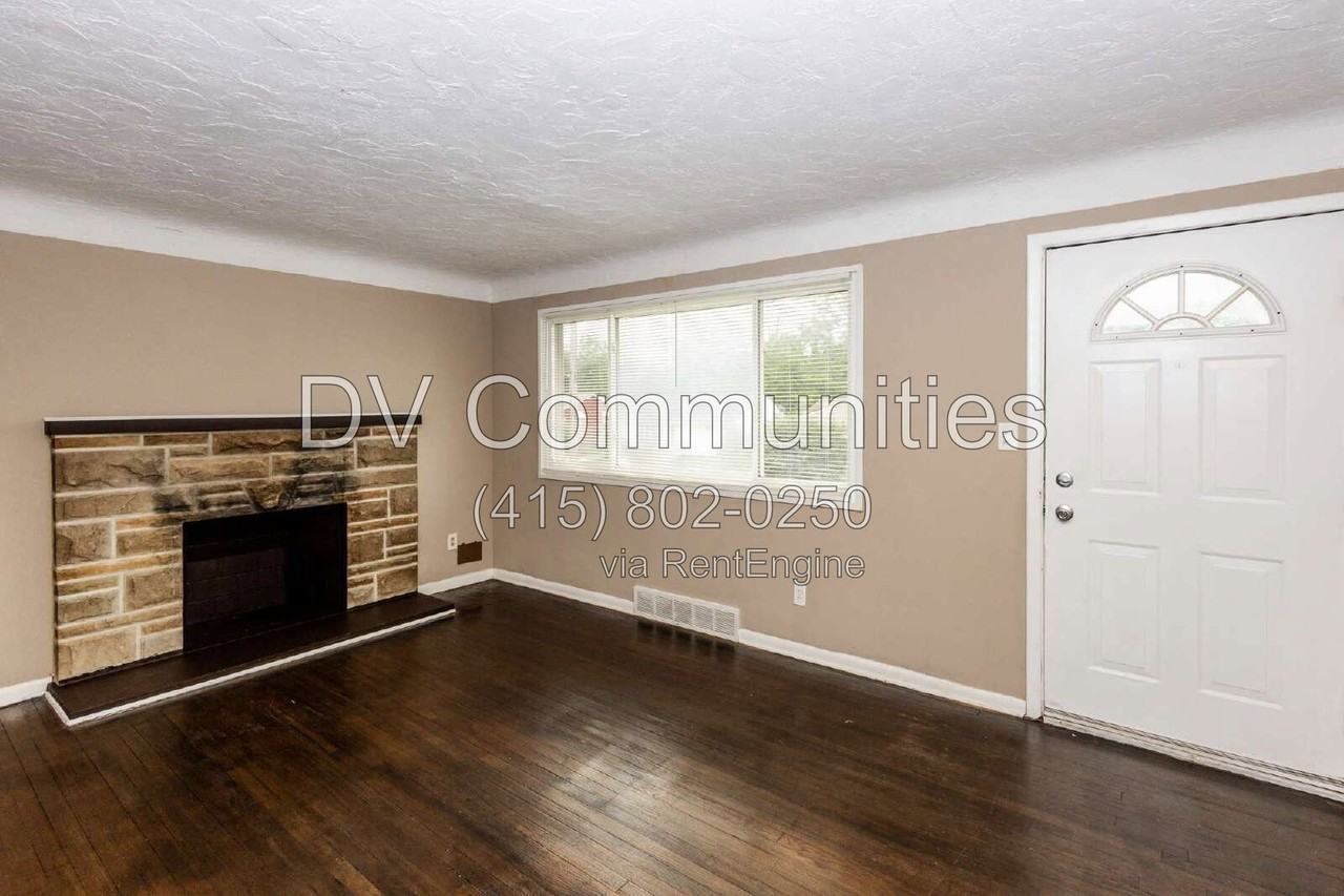 16605 Kollin Ave - Photo 3 of 19