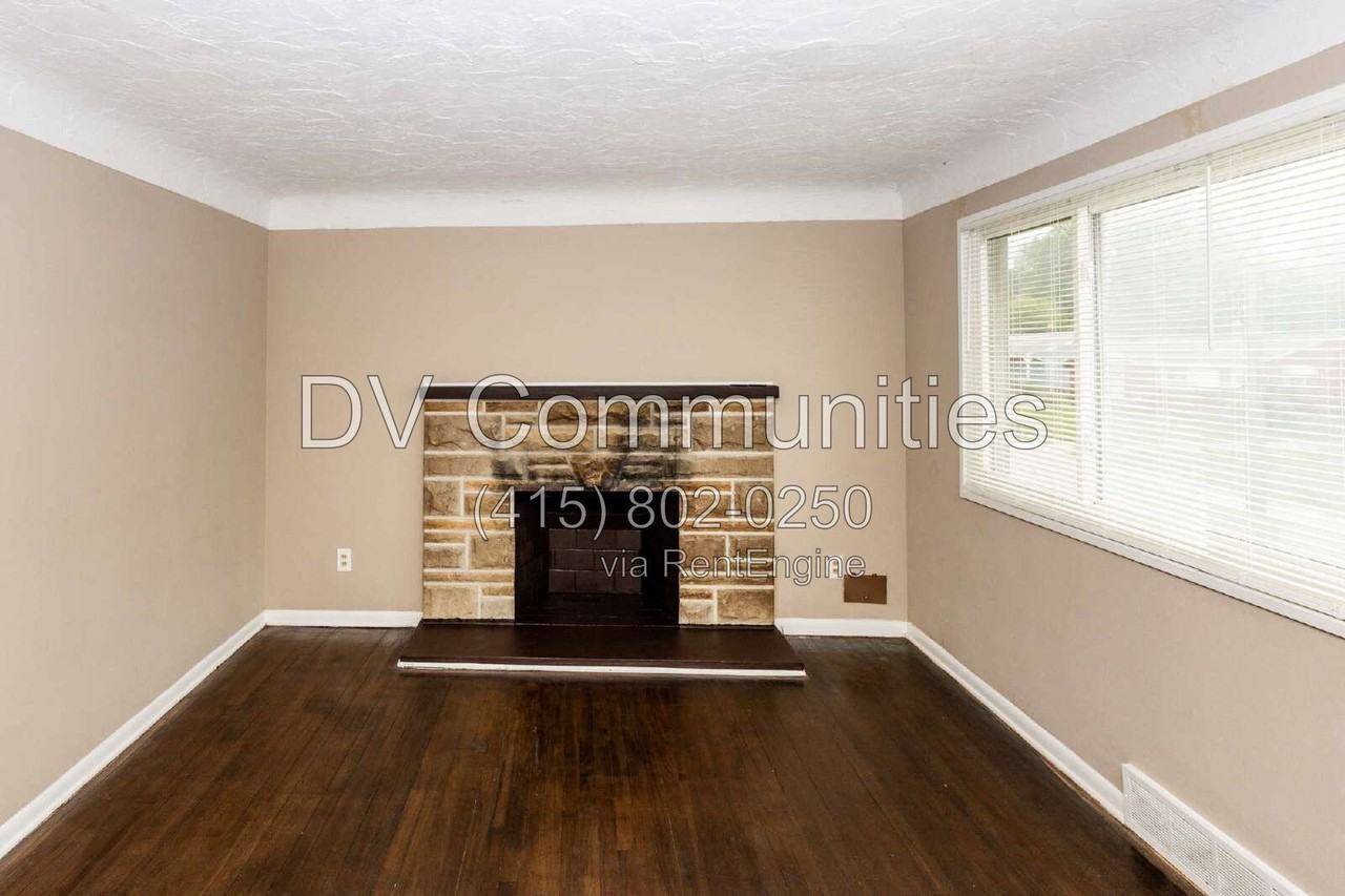 16605 Kollin Ave - Photo 4 of 19