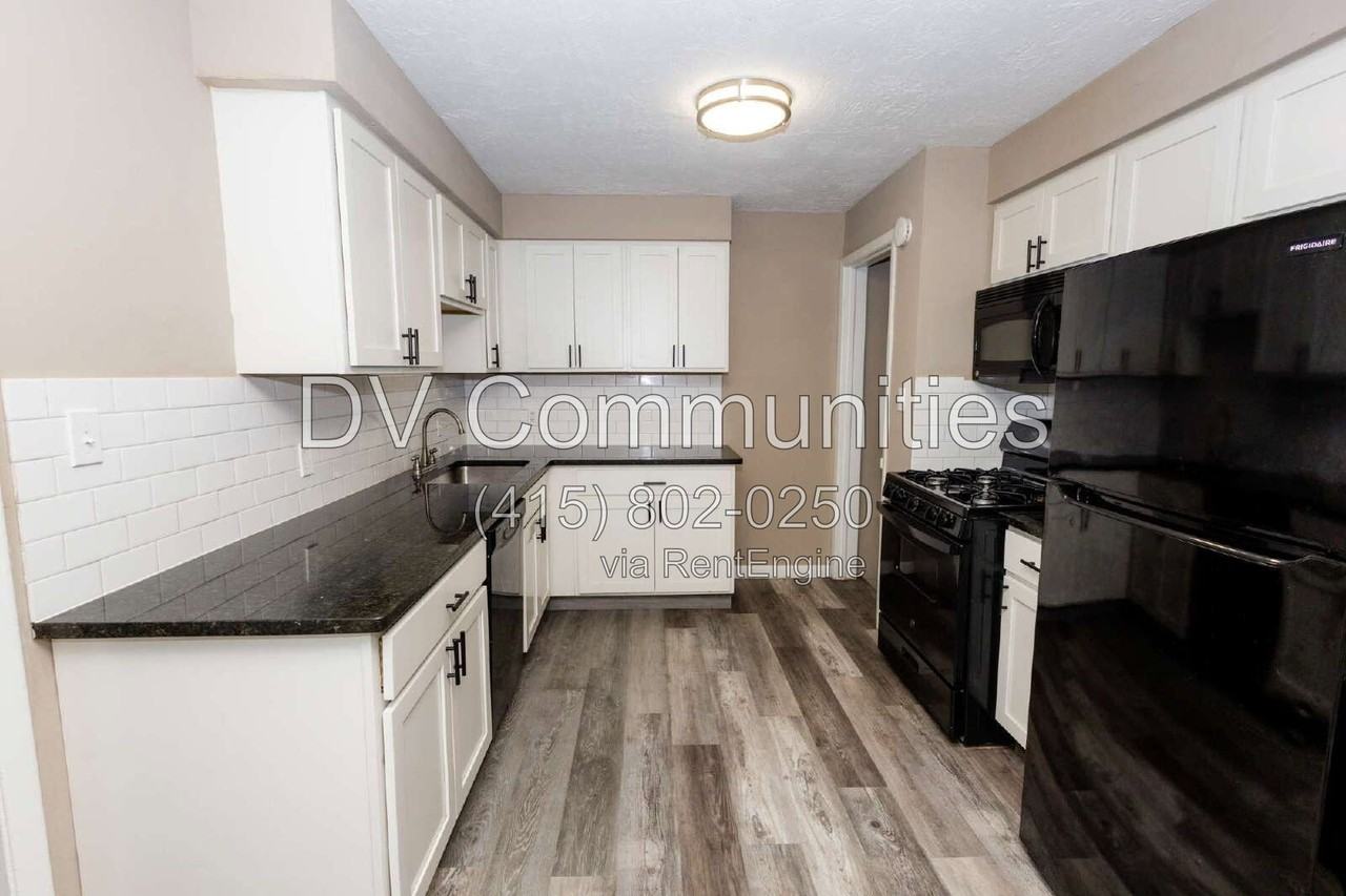 16605 Kollin Ave - Photo 5 of 19