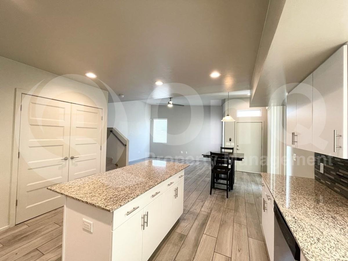 833 E Park Modern Dr - Photo 7 of 25