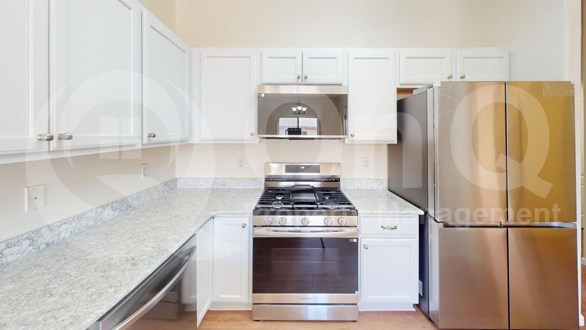 11886 W Fontenelle Dr - Photo 4 of 21