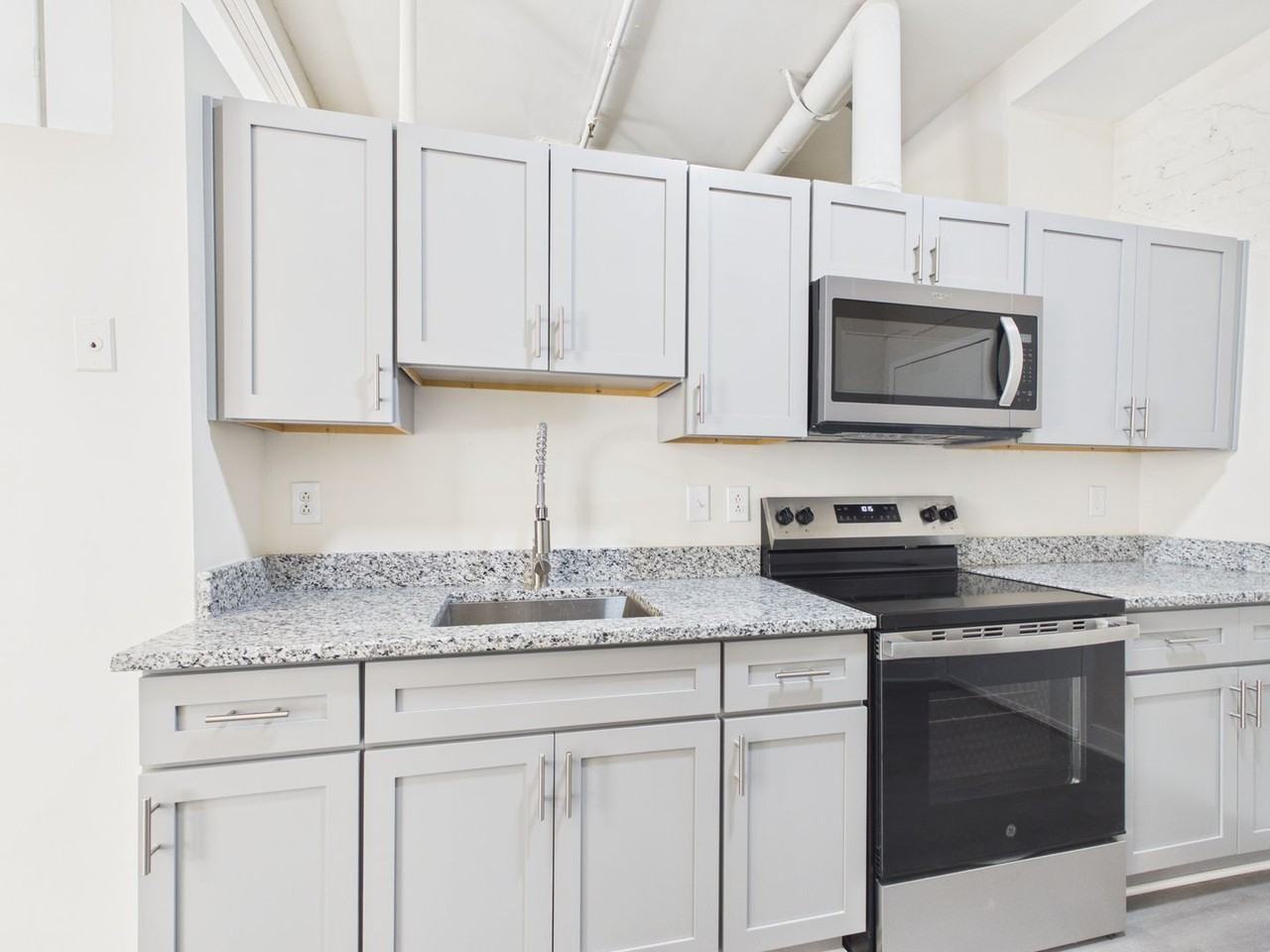 10 S 14th St #305 - Photo 2 of 34