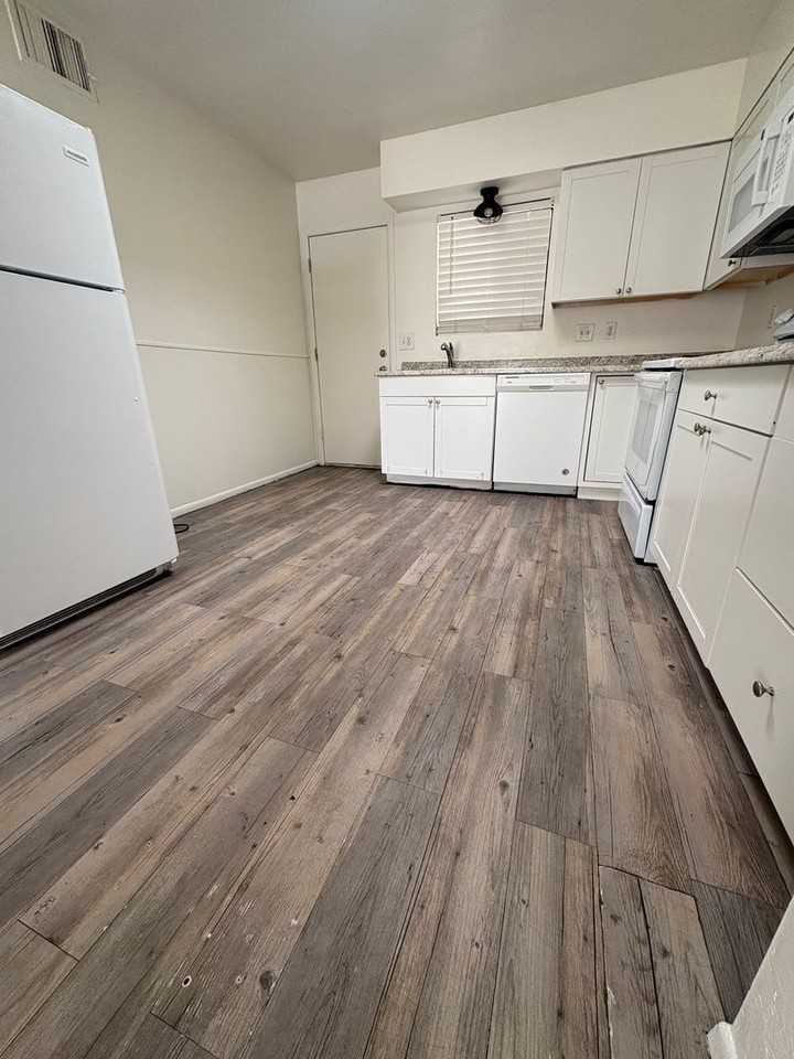 349 E Calle Arizona #1 - Photo 2 of 16
