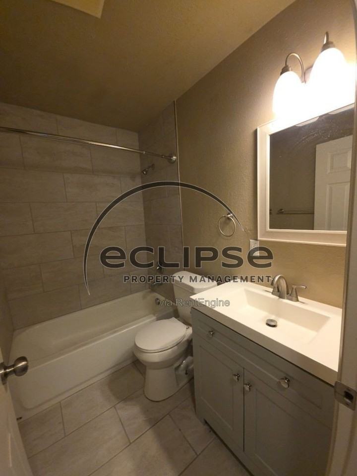 502 Bell Ct #C2 - Photo 5 of 12