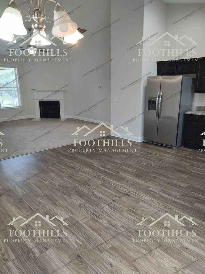 155 Norfolk Cir - Photo 5 of 18