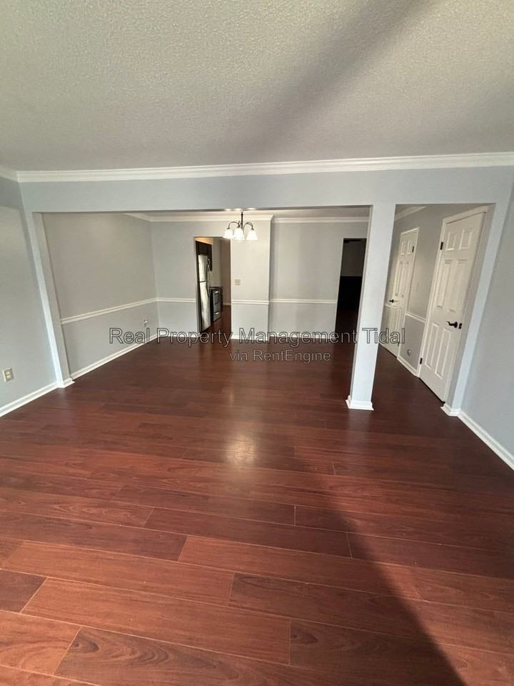 639 Biltmore Dr - Photo 5 of 38