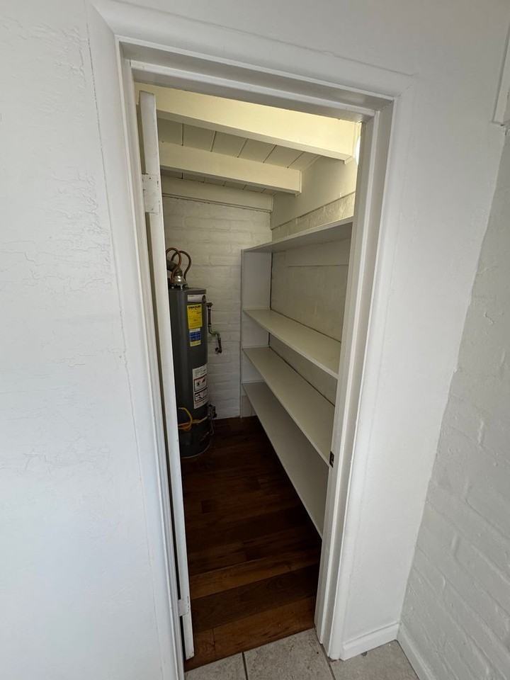3235 E Water St - Photo 6 of 22
