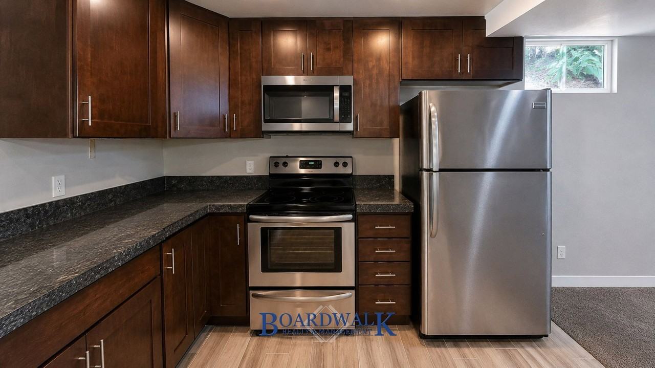 555 S 900 E #C - Photo 4 of 15