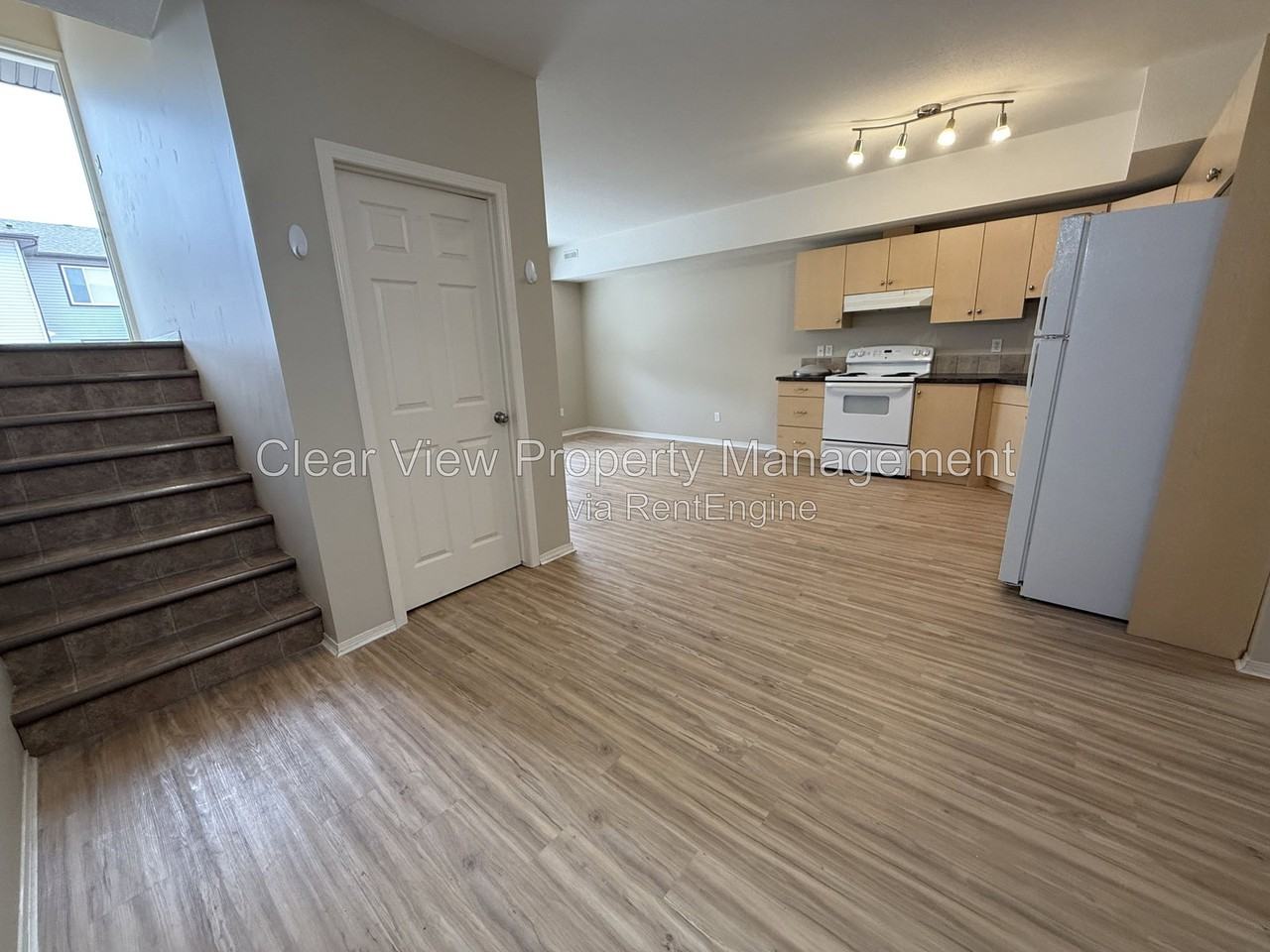 2118 18 Ave #210 - Photo 2 of 12