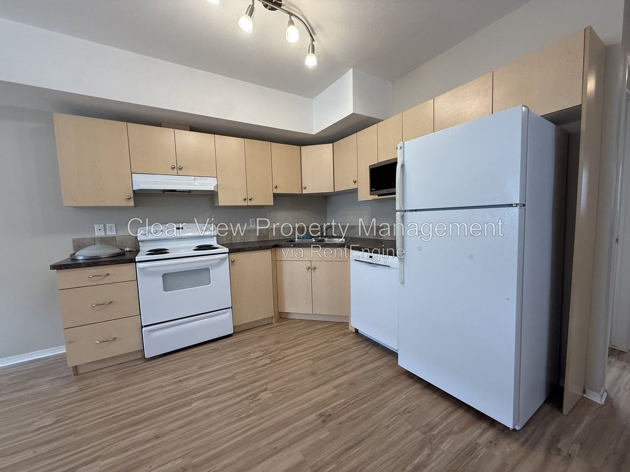 2118 18 Ave #210 - Photo 3 of 12