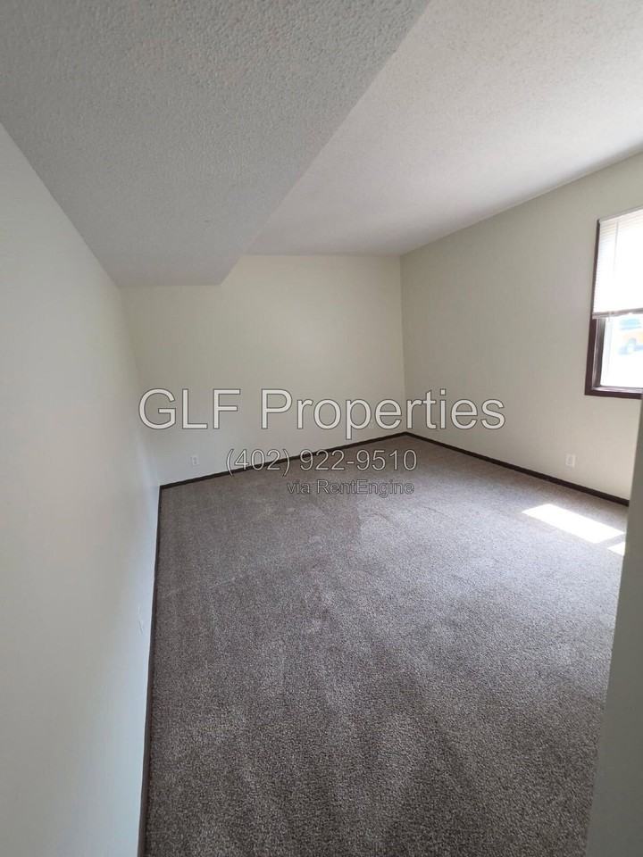 1413 2nd Ave #9 - Photo 5 of 8