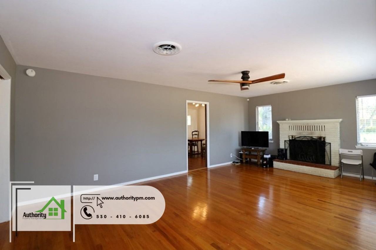 1848 Shady Ln - Photo 6 of 31