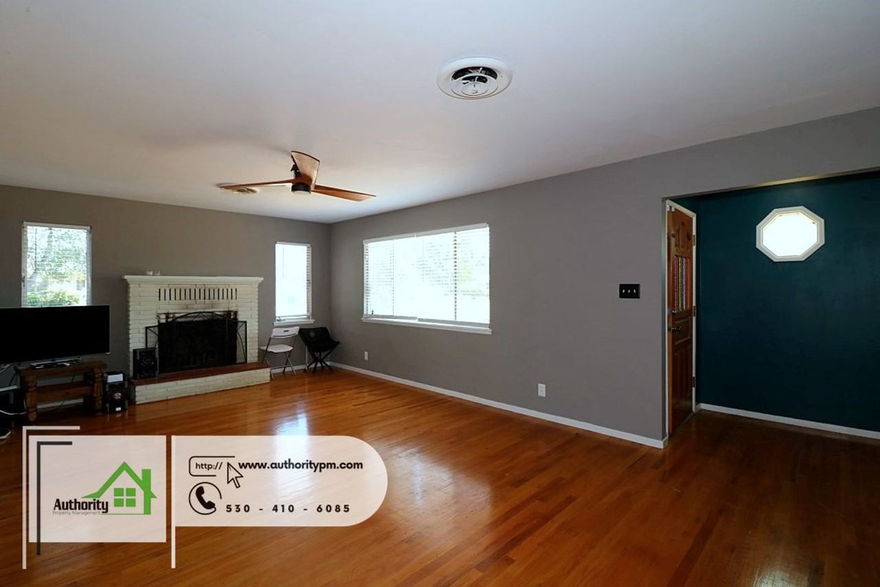 1848 Shady Ln - Photo 7 of 31