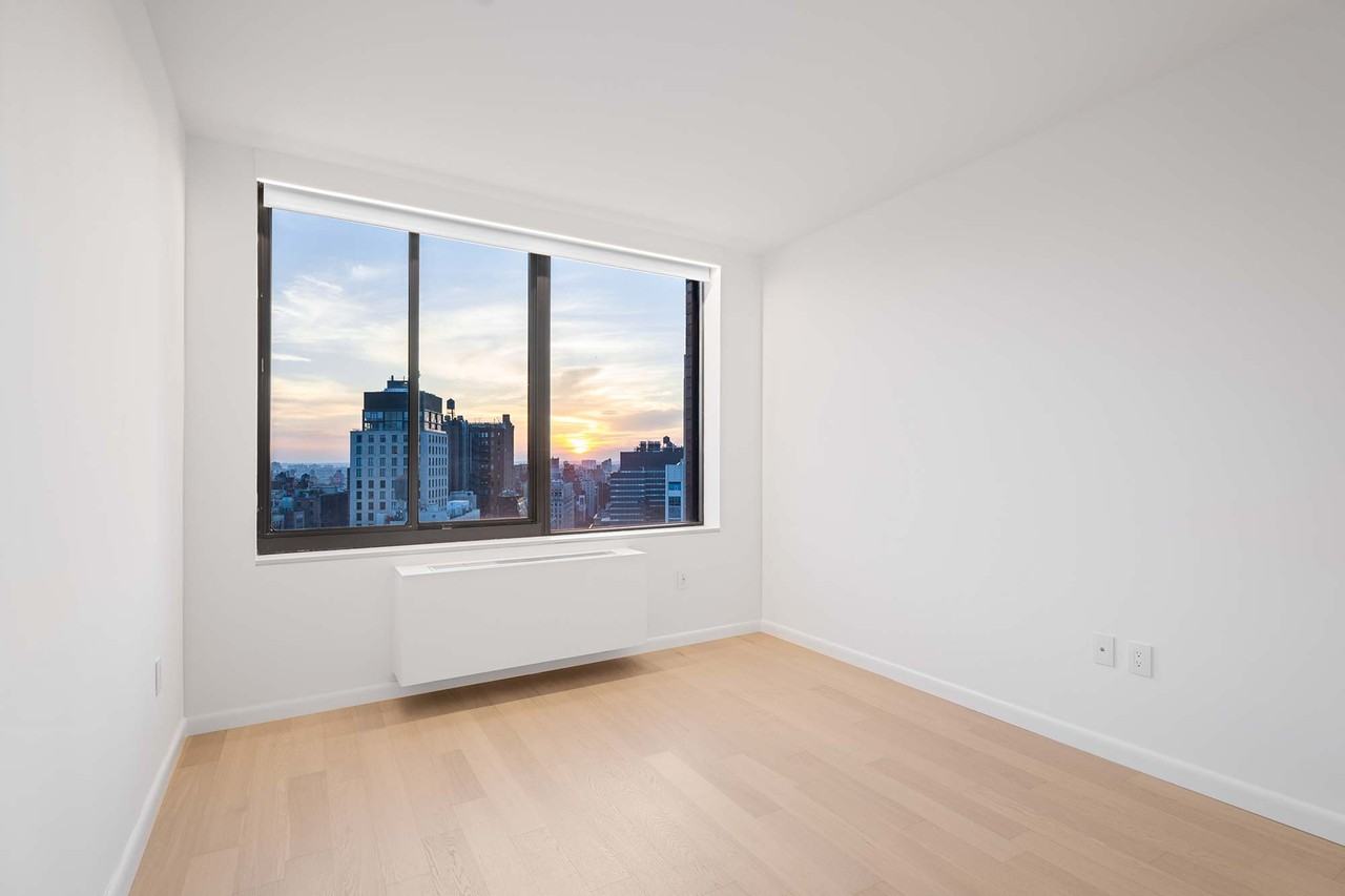 One Union Square South - Photo 6 of 31