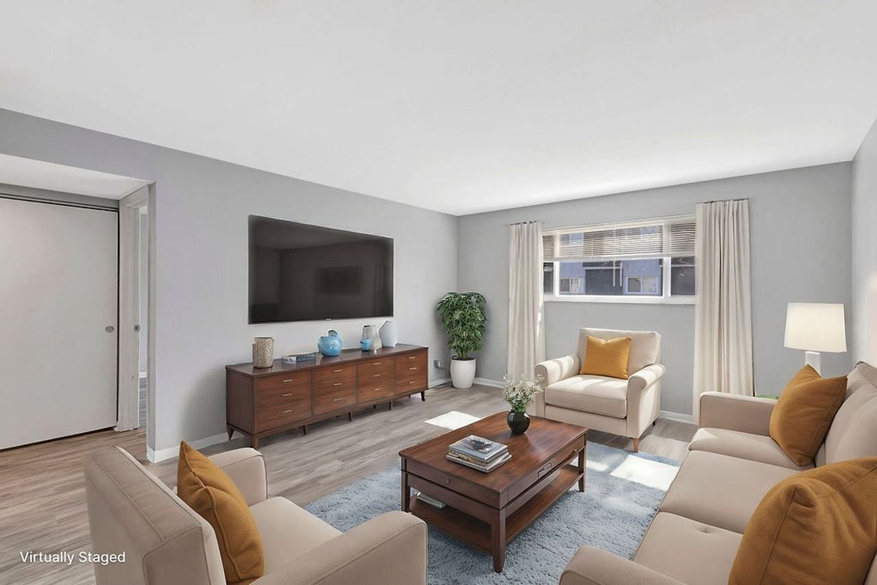 311 N 12th St #4 - Photo 2 of 11