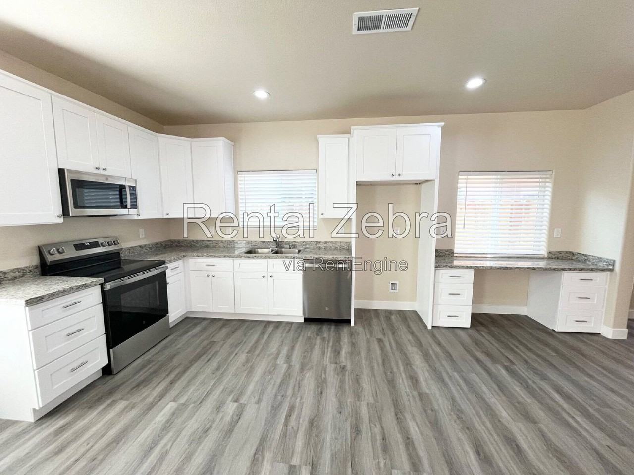1310 Playa Del Rey Dr - Photo 7 of 29