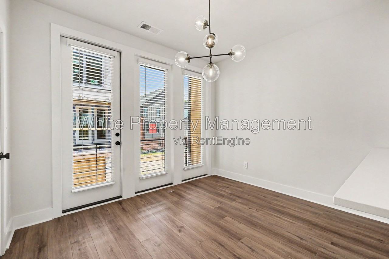 2146 N Graham St - Photo 5 of 29
