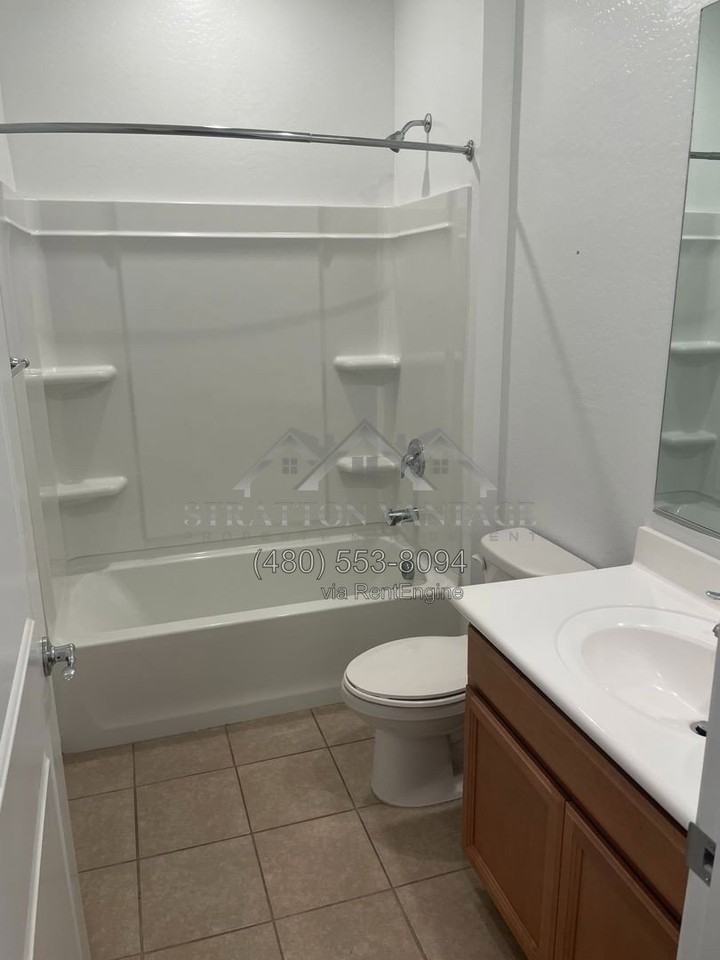14169 W Voltaire St - Photo 7 of 8